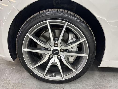 2024 Genesis G70 2.5T