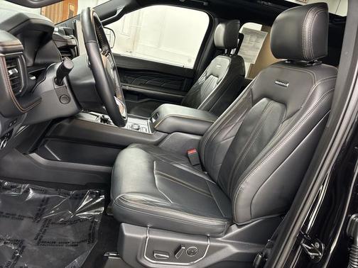 AGATE BLACK METALLIC 2024 Ford Expedition PLATINUM