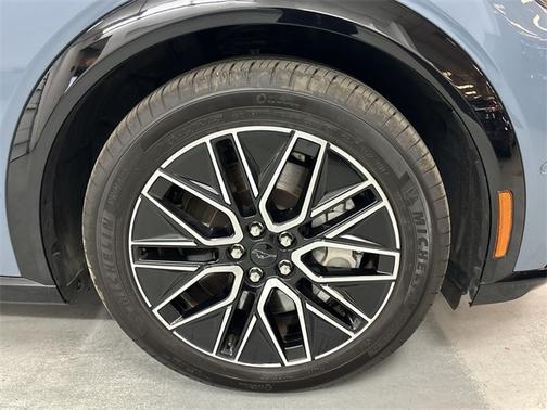 2024 Ford Mustang Mach-E PREMIUM