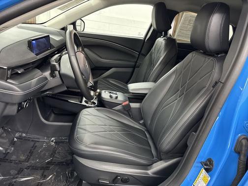 2024 Ford Mustang Mach-E SELECT