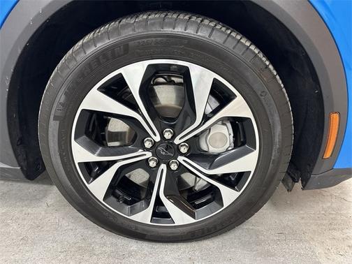 2024 Ford Mustang Mach-E SELECT