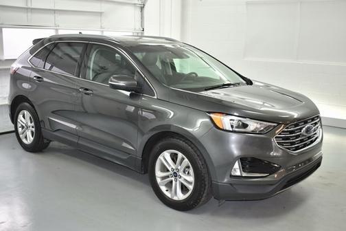 Photo 1 of 3 of 2020 Ford Edge SEL