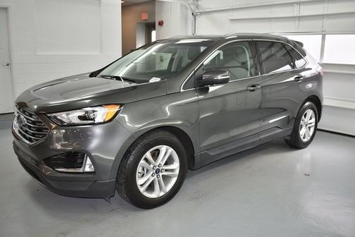 Photo 3 of 3 of 2020 Ford Edge SEL