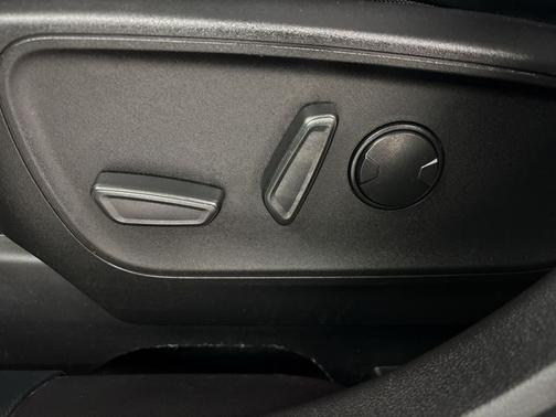 AGATE BLACK METALLIC 2023 Ford Escape ST-LINE SELECT