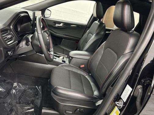 AGATE BLACK METALLIC 2023 Ford Escape ST-LINE SELECT