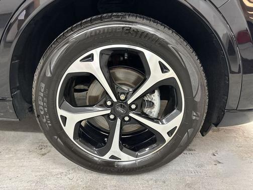 AGATE BLACK METALLIC 2023 Ford Escape ST-LINE SELECT