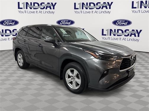 2022 Toyota Highlander LE