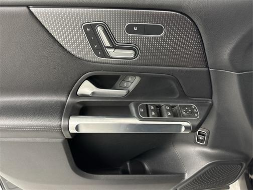 2023 Mercedes-Benz GLB 250 BASE 4MATIC