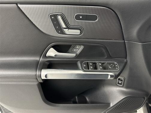 2023 Mercedes-Benz GLB 250 BASE 4MATIC