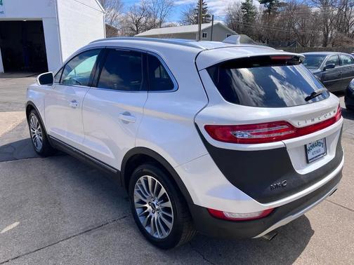 Pearl White 2015 Lincoln MKC Base
