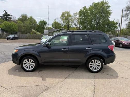 Gray 2012 Subaru Forester 2.5X Premium