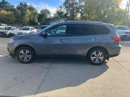 2017 Nissan Pathfinder Platinum
