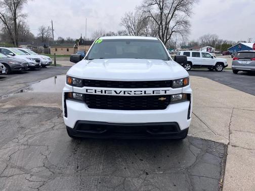 White 2019 Chevrolet Silverado 1500 Custom