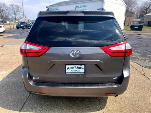 2018 Toyota Sienna LE