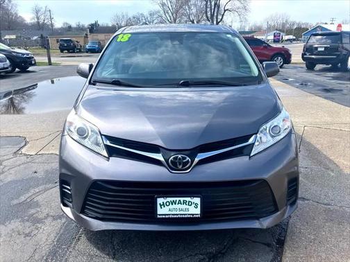 2018 Toyota Sienna LE