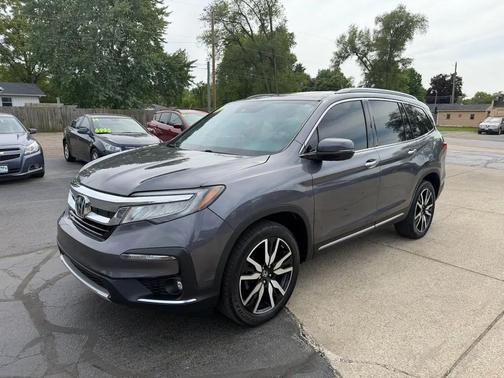 Gray 2019 Honda Pilot Touring 8-Passenger