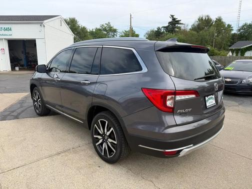 Gray 2019 Honda Pilot Touring 8-Passenger