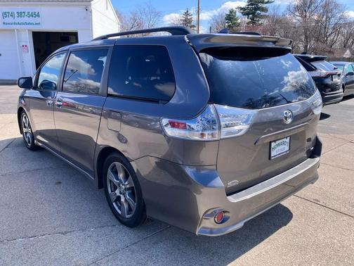 2018 Toyota Sienna SE