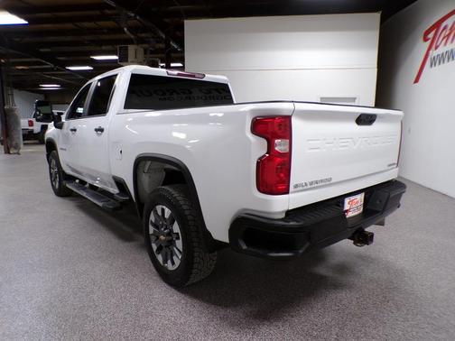 White 2022 Chevrolet Silverado 2500 Custom