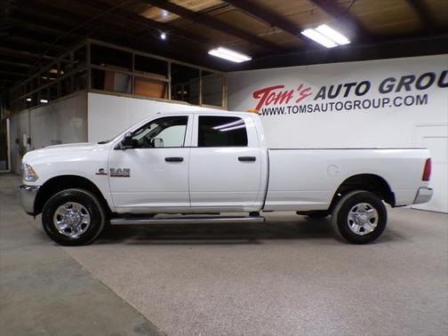 2017 RAM 2500 Tradesman Crew Cab 4x4 8' Box