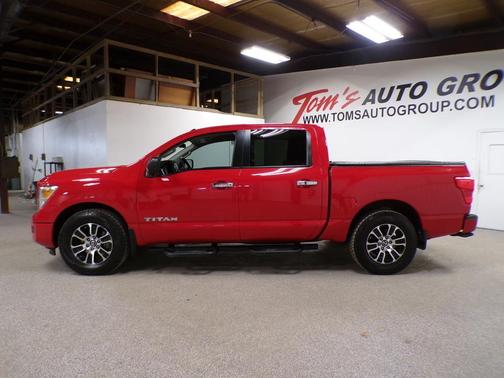 2021 Nissan Titan SV