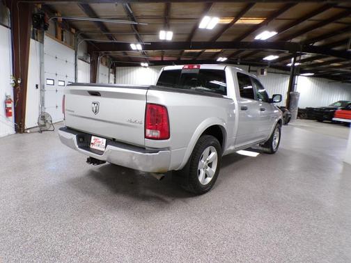 Bright Silver Clearcoat Metallic 2014 RAM 1500 SLT