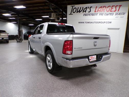 Bright Silver Clearcoat Metallic 2014 RAM 1500 SLT
