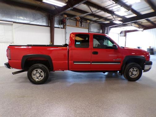 Victory Red 2005 Chevrolet Silverado 2500 LS H/D Extended Cab