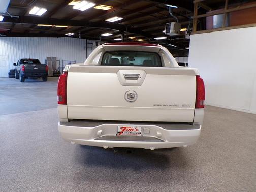 White Diamond 2004 Cadillac Escalade EXT