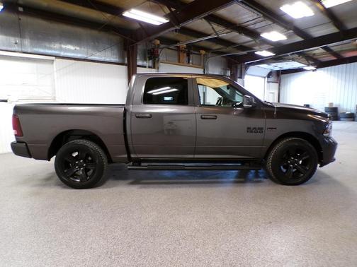 Granite Crystal Clearcoat Metallic 2018 RAM 1500 Night