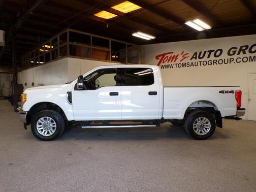 Oxford White 2017 Ford F-250 XLT