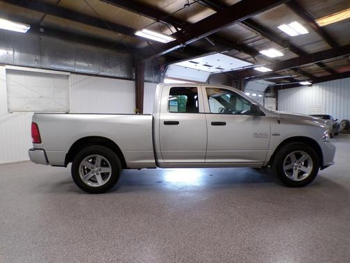 Bright Silver Clearcoat Metallic 2017 RAM 1500 Express