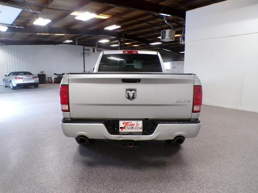 Bright Silver Clearcoat Metallic 2017 RAM 1500 Express