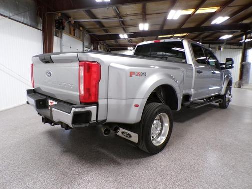 White 2023 Ford F-450 XLT