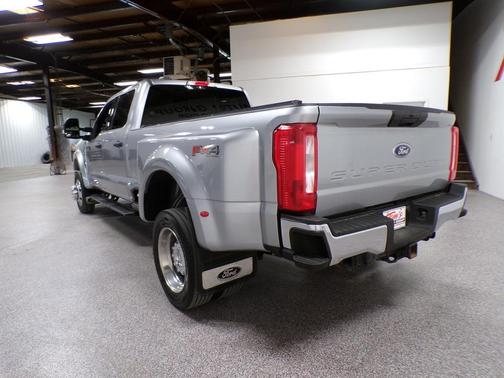 White 2023 Ford F-450 XLT