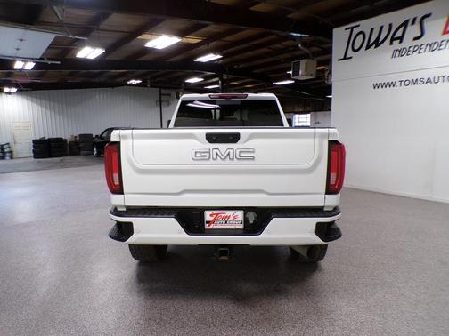 White 2022 GMC Sierra 2500 Denali