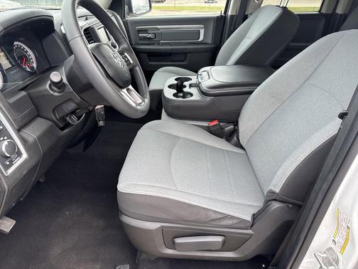 Bright White Clearcoat 2024 RAM 1500 Classic SLT
