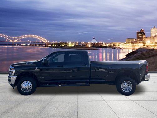 2025 RAM 3500 Tradesman Crew Cab 4x4 8' Box