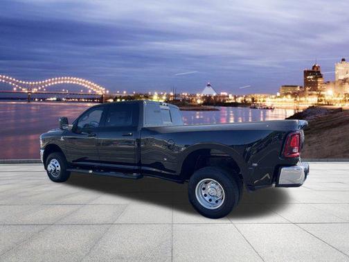 2025 RAM 3500 Tradesman Crew Cab 4x4 8' Box