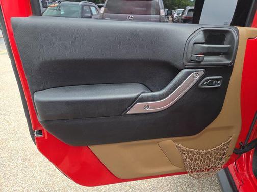 Flame Red Clearcoat 2014 Jeep Wrangler Unlimited Rubicon