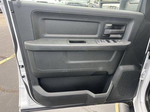 2025 RAM 2500 Tradesman Crew Cab 4x4 6'4' Box