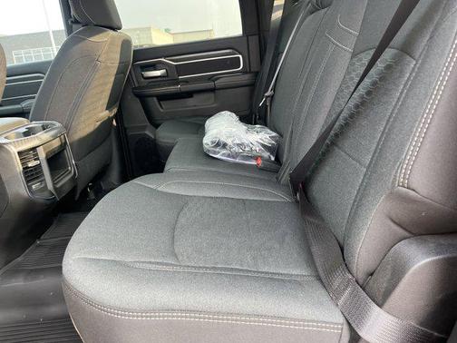 2025 RAM 2500 Big Horn Crew Cab 4x4 6'4' Box