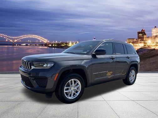 Baltic Gray Metallic Clearcoat 2025 Jeep Grand Cherokee Laredo