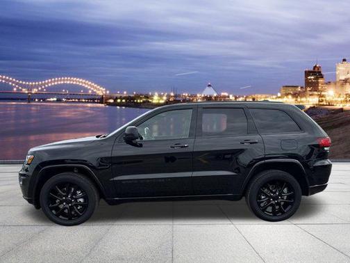 2022 Jeep Grand Cherokee Laredo