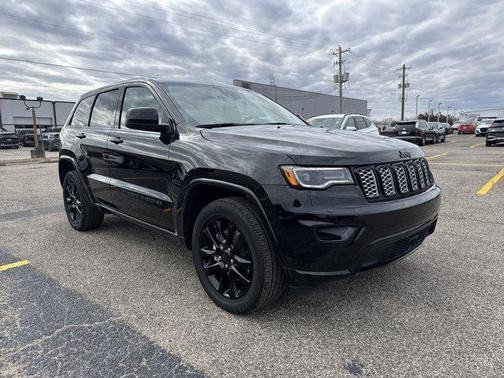 2022 Jeep Grand Cherokee Laredo