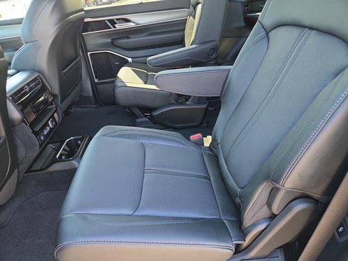 High Gloss Black 2026 Jeep Grand Wagoneer Limited Reserve 4x4