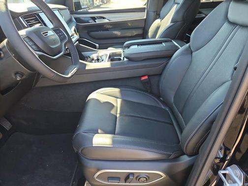 High Gloss Black 2026 Jeep Grand Wagoneer Limited Reserve 4x4