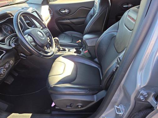 2020 Jeep Cherokee Trailhawk