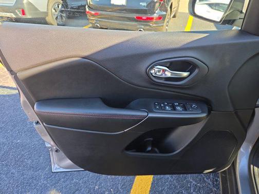 2020 Jeep Cherokee Trailhawk