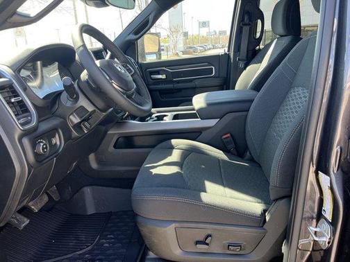 2025 RAM 2500 Big Horn Crew Cab 4x4 6'4' Box